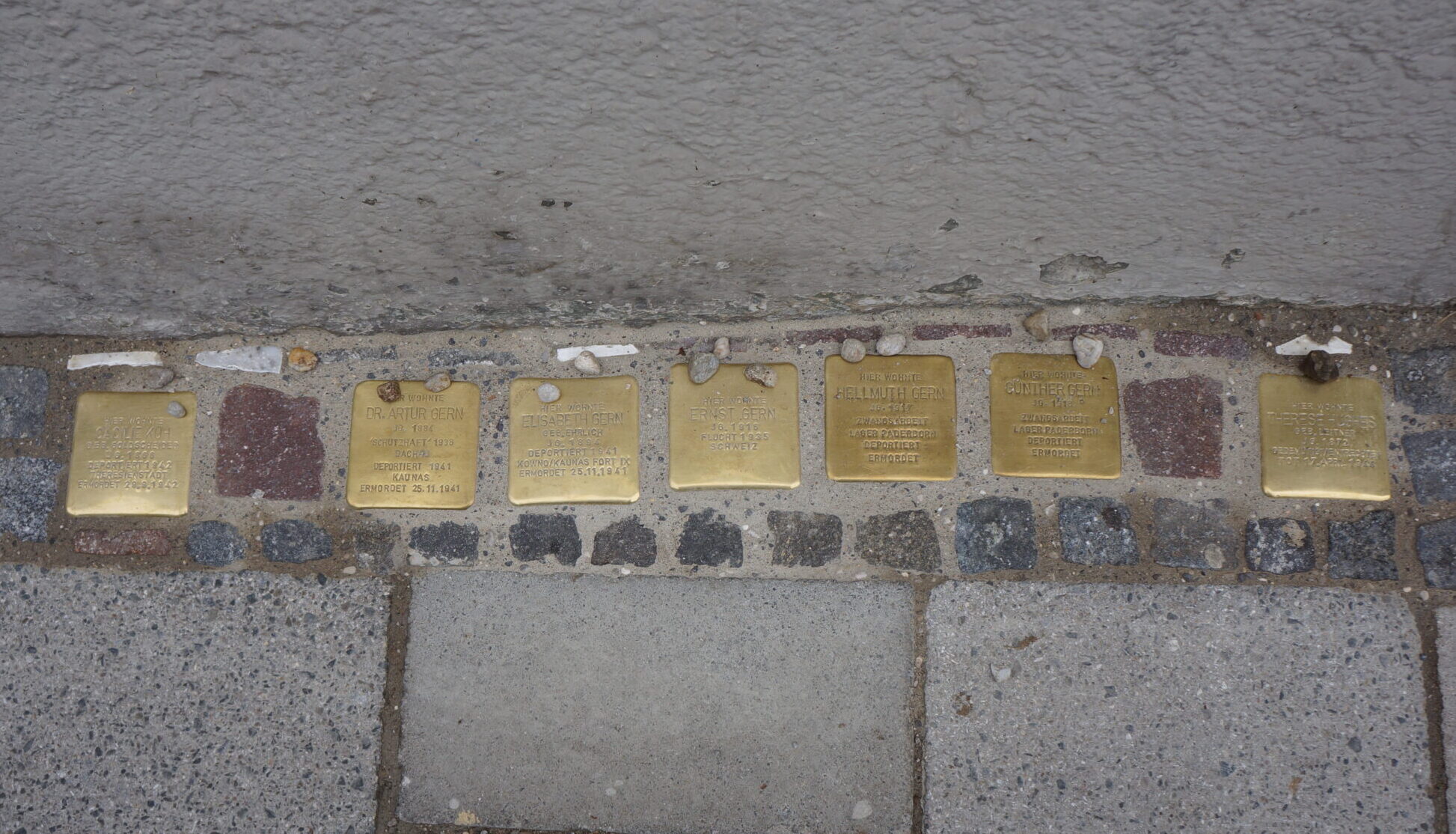 Artur, Elisabeth, Ernst, Helmuth und Günter Gern sowie Therese Hughes und Cäcilie Kuh