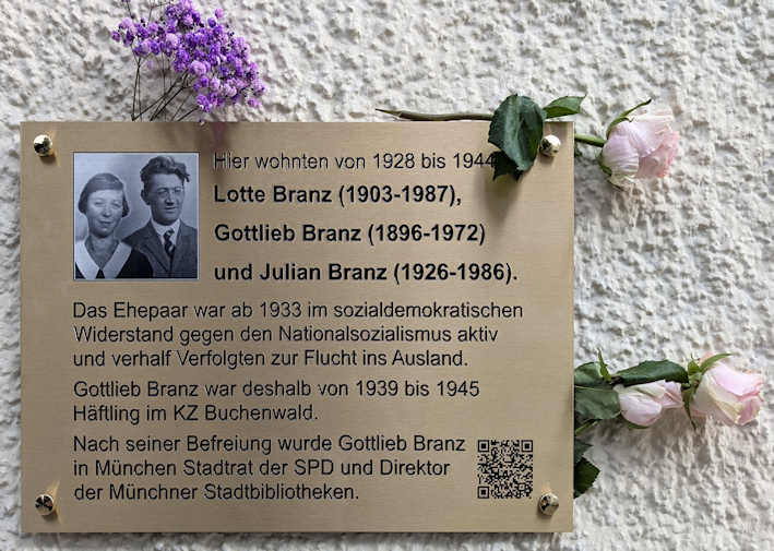 Eine Gedenktafel erinnert an den Münchner SPD-Politiker und Widerstandskämpfer und seine Familie Branz-Tafel_13-09-2026